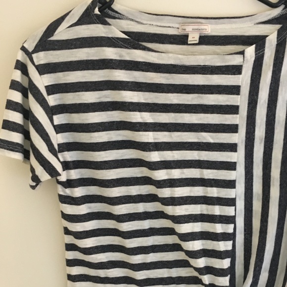 GAPt-shirt - Picture 3 of 3